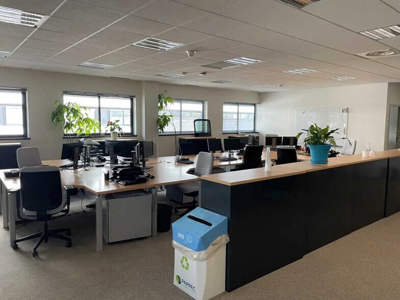 Bureau dans Lacroix-Saint-Ouen à louer - Photo de l’immeuble – Image 2 sur 14