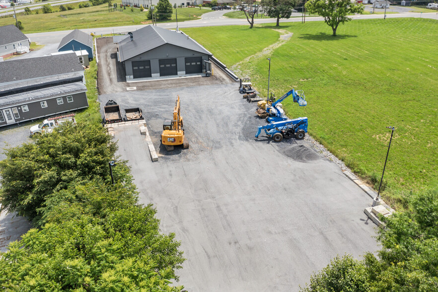 815 N Main St, Mount Crawford, VA à louer - Photo de l’immeuble – Image 2 sur 32