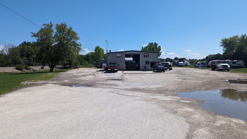 30 E Pioneer Rd, Fond Du Lac, WI à vendre - Photo de l’immeuble – Image 3 sur 4