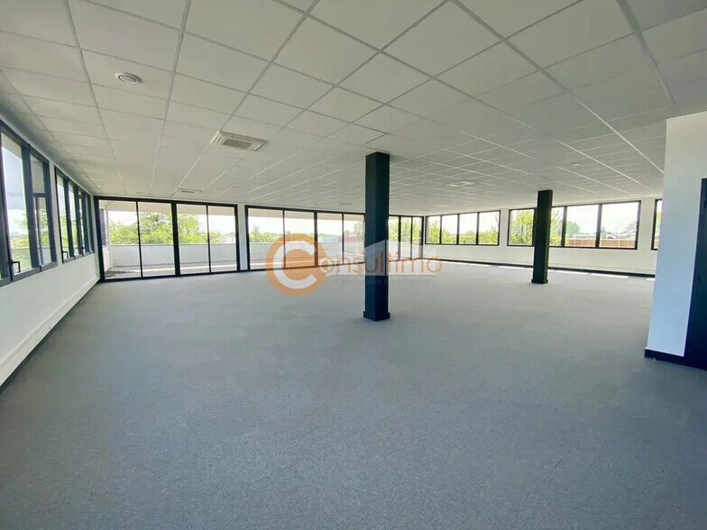 Bureau dans Mérignac à louer - Photo de l’immeuble – Image 1 sur 8