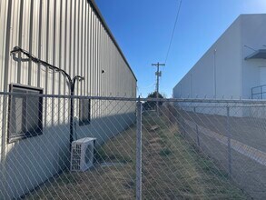 2305 SW Holloway St, El Reno, OK à louer Photo de l’immeuble– Image 2 sur 11