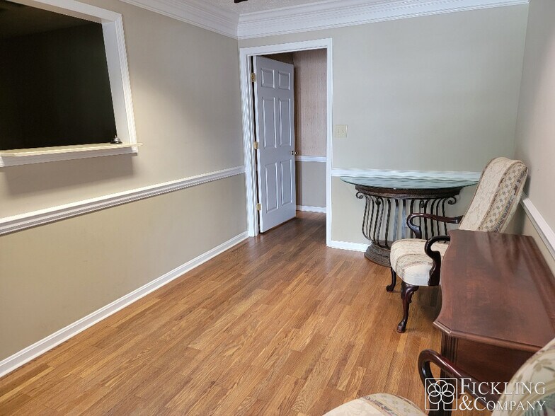 102 Lois Dr, Warner Robins, GA à louer - Photo de l’immeuble – Image 3 sur 10