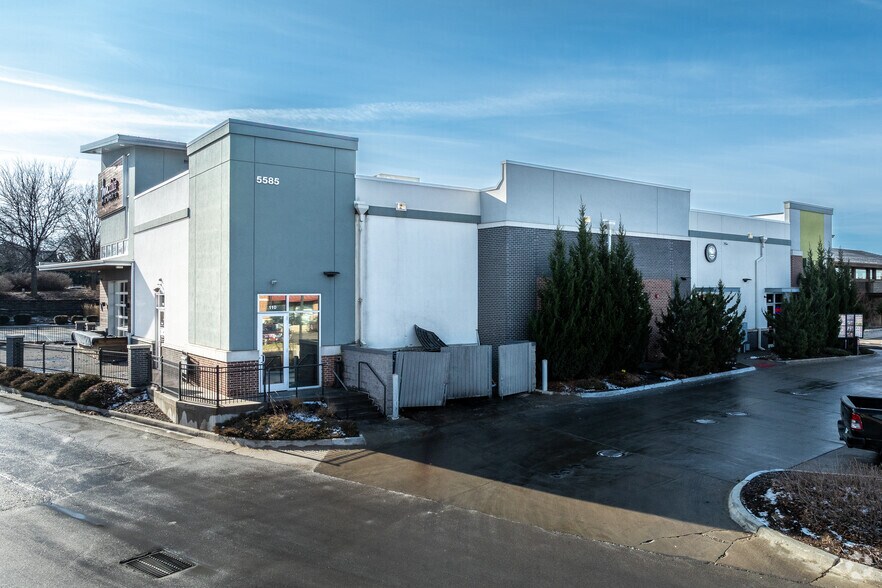5585 Mills Civic Pky, West Des Moines, IA à louer - Photo de l’immeuble – Image 2 sur 4