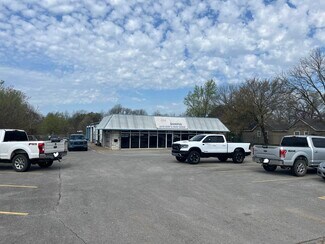Plus de détails pour 3504 S Thompson St, Springdale, AR - Local commercial à vendre