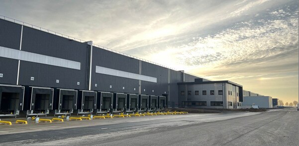 Industriel/Logistique dans Ablaincourt-Pressoir à louer Photo de l’immeuble– Image 1 sur 7