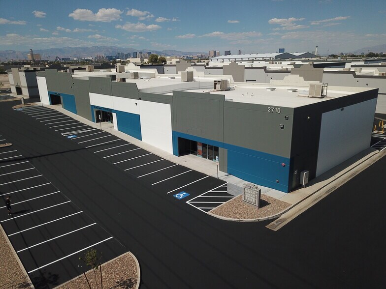 6038 Topaz St, Las Vegas, NV à louer - Photo de l’immeuble – Image 3 sur 3