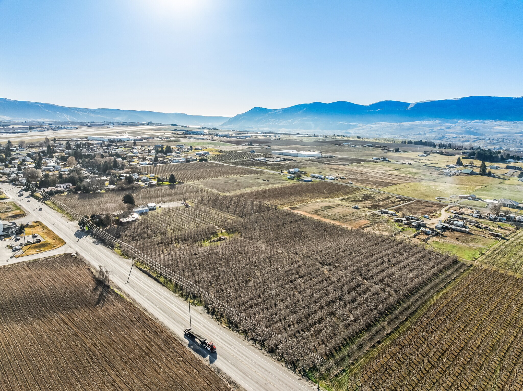 2820 Grant Rd, East Wenatchee, WA à vendre Photo principale– Image 1 sur 8