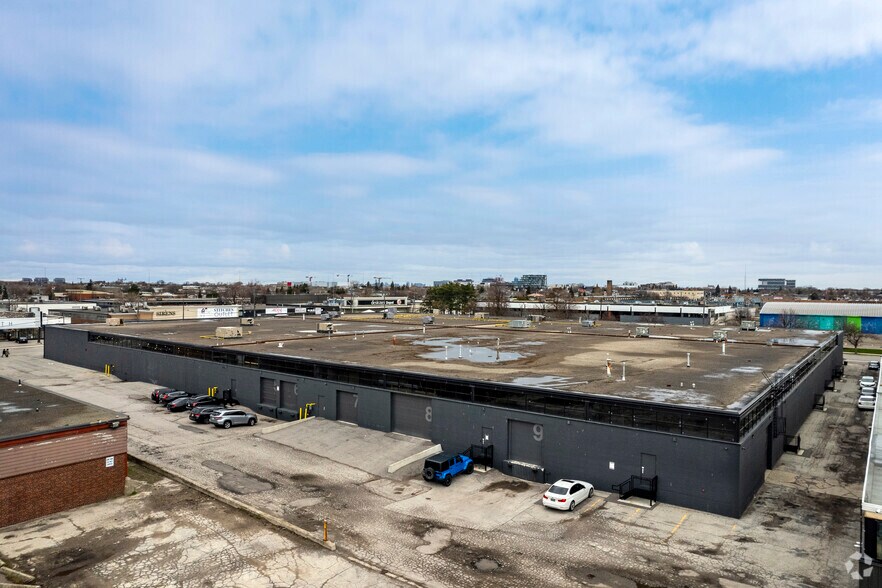 95 Orfus Rd, Toronto, ON à louer - Photo de l’immeuble – Image 3 sur 6