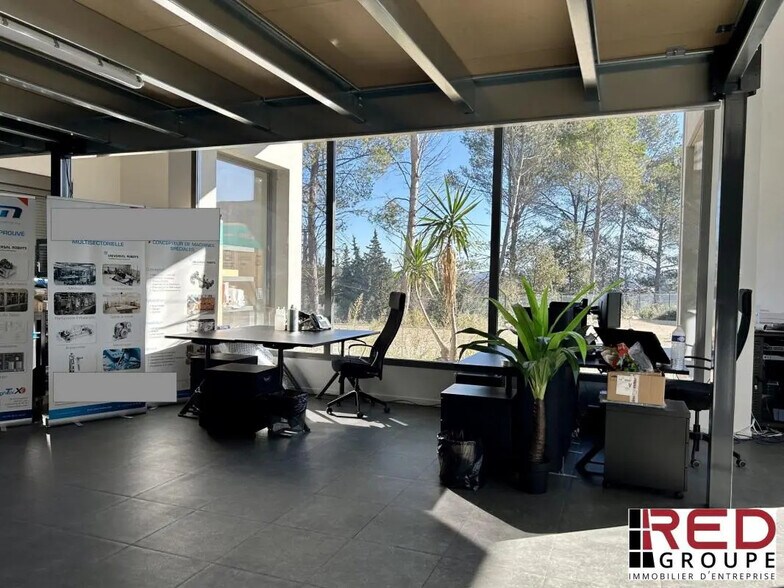 1480 Avenue D'Armenie, Gardanne à louer - Photo de l’immeuble – Image 2 sur 13