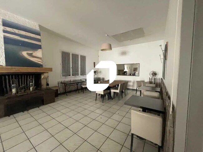 Plus de détails pour Local commercial à louer