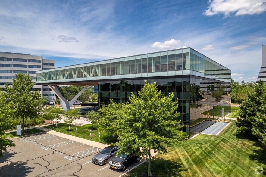 186 Wood Ave S, Iselin, NJ à louer - Photo de l’immeuble – Image 2 sur 8