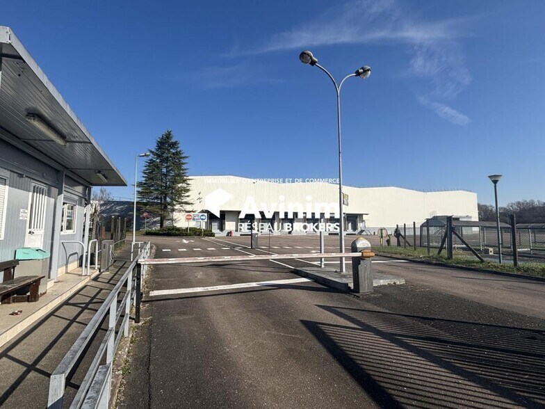 Industriel/Logistique dans Rochefort-sur-Nenon à louer - Photo de l’immeuble – Image 2 sur 12