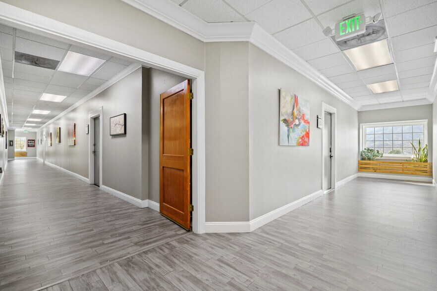 4502 Dyer St, La Crescenta, CA à louer - Photo de l’immeuble – Image 3 sur 5