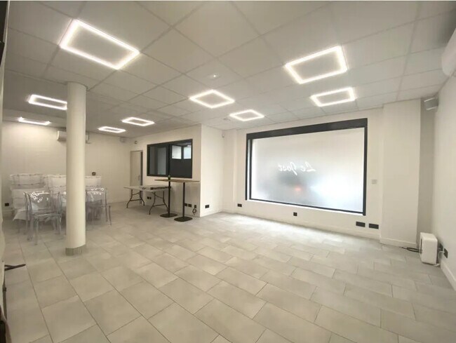 Plus de détails pour Bureau à vendre