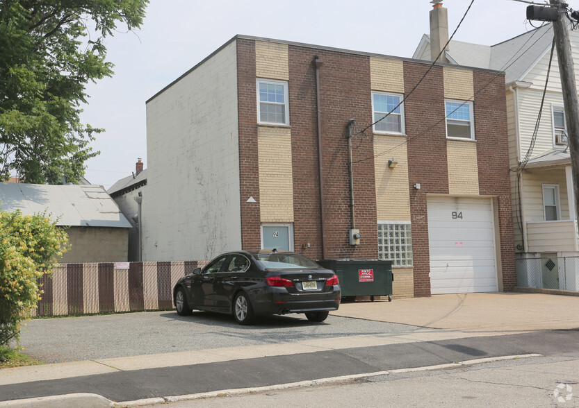 94 Ackerson St, Hackensack, NJ à louer - Photo de l’immeuble – Image 1 sur 5