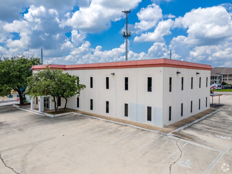 4423 NW Loop 410, San Antonio, TX à louer - Photo de l’immeuble – Image 1 sur 2