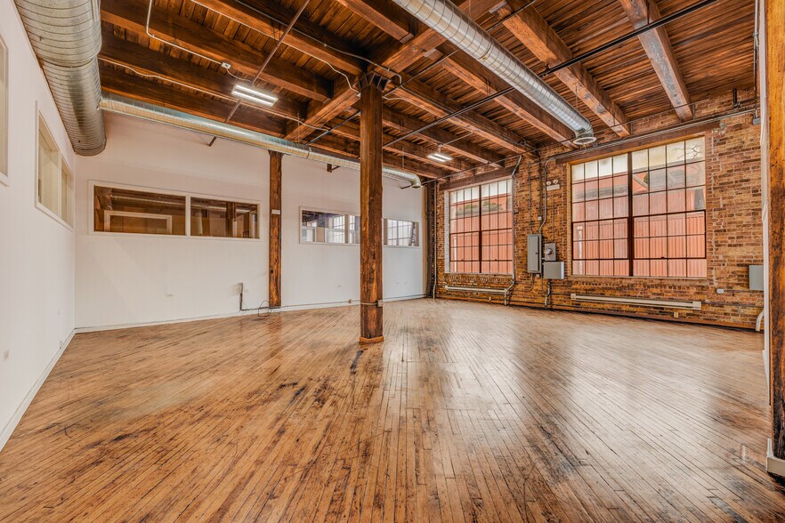 600 W Cermak Rd, Chicago, IL à louer - Photo de l’immeuble – Image 3 sur 9