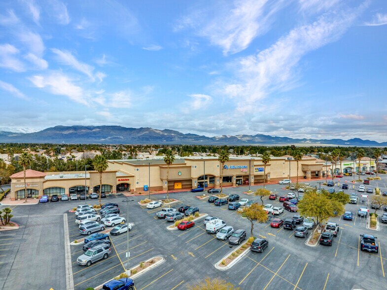 4850-4950 W Craig Rd, Las Vegas, NV à louer - Photo de l’immeuble – Image 3 sur 12