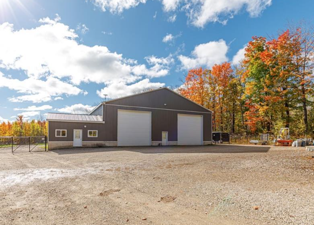 245350 22 Sideroad, Meaford Ontario portefeuille de 2 biens à vendre sur LoopNet.fr - Photo de l’immeuble – Image 3 sur 14