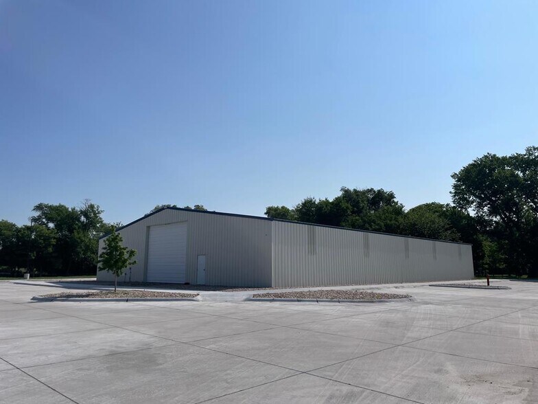 3230 Schimmer Drive, Grand Island, NE à louer - Photo principale – Image 1 sur 4