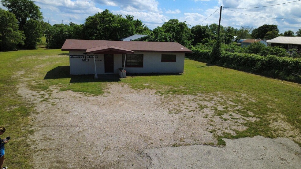 2301 Mineral Wells Hwy, Weatherford, TX à vendre - Photo de l’immeuble – Image 2 sur 15