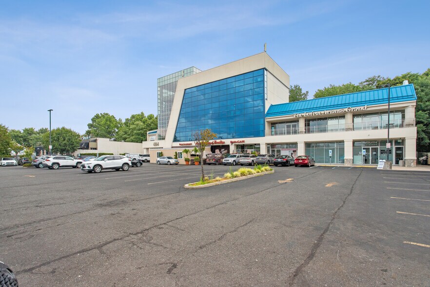 4864 Arthur Kill Rd, Staten Island, NY à vendre - Photo de l’immeuble – Image 3 sur 4