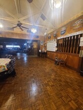 17751 Saticoy St, Reseda, CA à louer Photo de l’immeuble– Image 1 sur 8