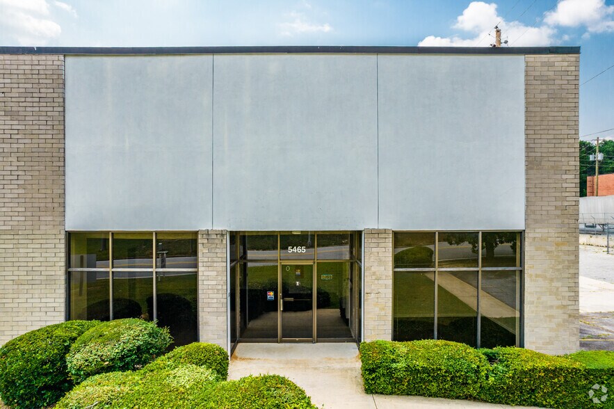 5465-5475 Tulane Dr SW, Atlanta, GA à louer - Photo de l’immeuble – Image 2 sur 6