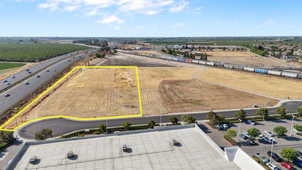 2971 Sun Valley Ct, Turlock, CA à vendre - Photo de l’immeuble – Image 2 sur 8