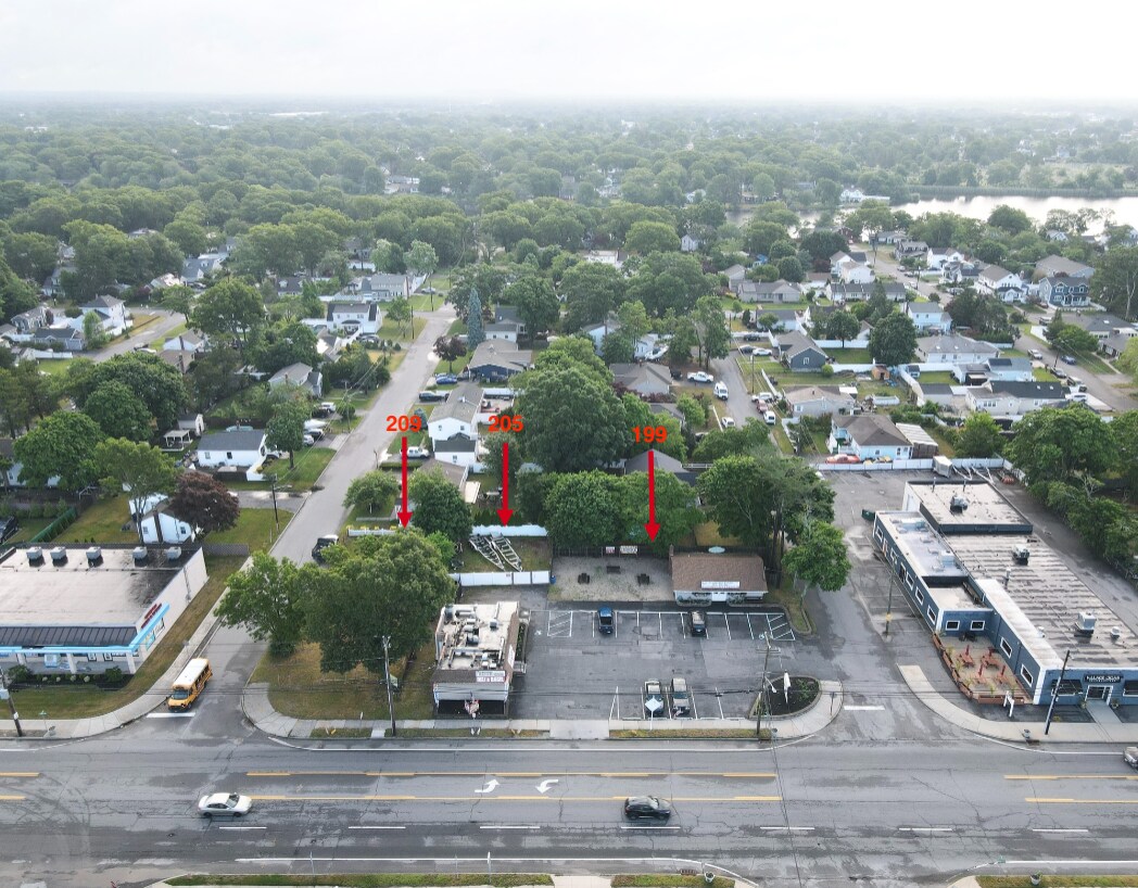 Waverley Ave - Patchogue Portfolio portefeuille de 3 biens à vendre sur LoopNet.fr Photo de l’immeuble– Image 1 sur 13