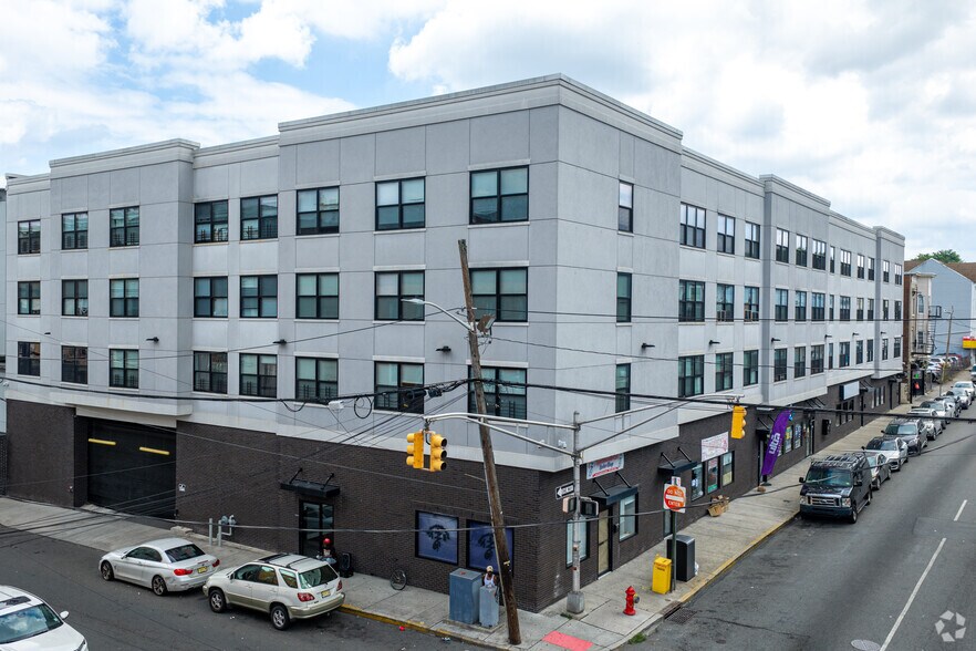 77-91 Park Ave, Paterson, NJ à vendre - Photo principale – Image 1 sur 6