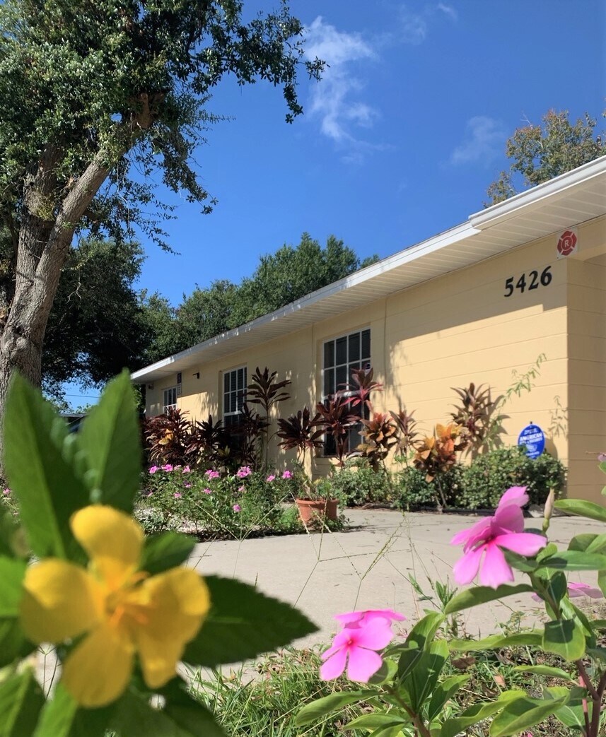 5426 18th St W, Bradenton, FL à vendre Photo de l’immeuble– Image 1 sur 33