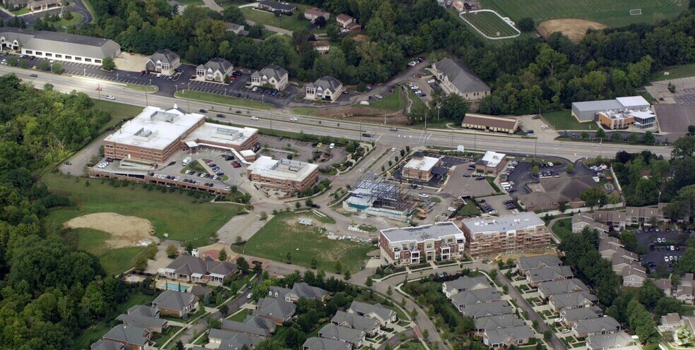 Montgomery Rd, Cincinnati, OH à louer - Aérien – Image 3 sur 12