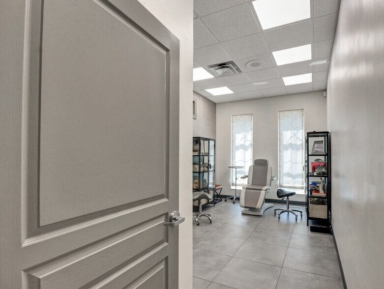 2615 W Swann Ave, Tampa, FL à louer - Photo intérieure – Image 2 sur 16