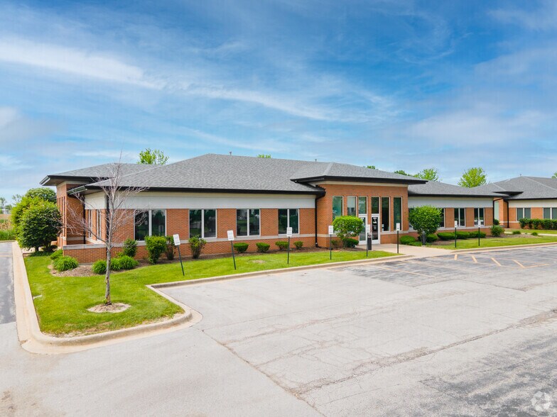 8041 W 186th St, Tinley Park, IL à vendre - Photo de l’immeuble – Image 2 sur 16