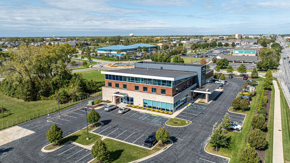 10120 Calumet Ave, Munster, IN à louer - Photo de l’immeuble – Image 3 sur 17