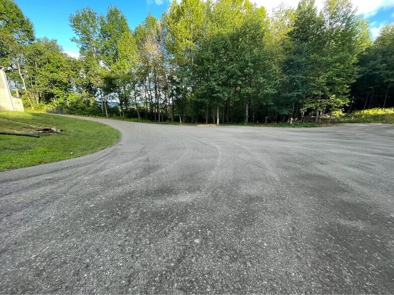 126 Bolick Chair Ln, Taylorsville, NC à vendre - Photo de l’immeuble – Image 3 sur 16