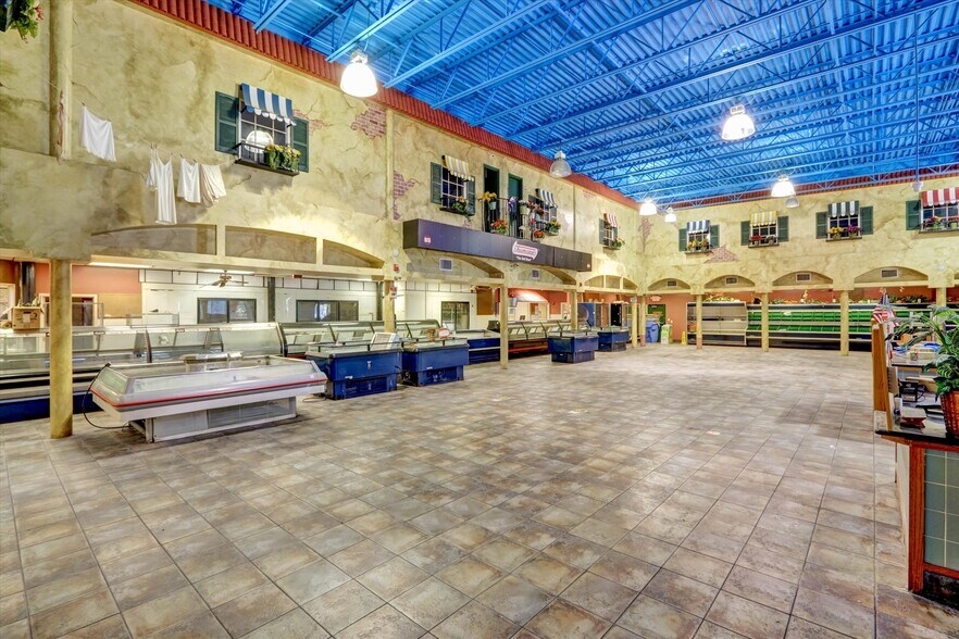862 Lafayette St, Cape Coral, FL à vendre - Photo de l’immeuble – Image 2 sur 22