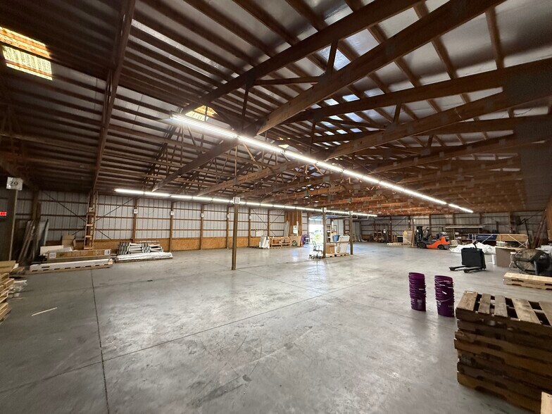4840 Reagan Dr, Charlotte, NC à louer - Photo de l’immeuble – Image 3 sur 14