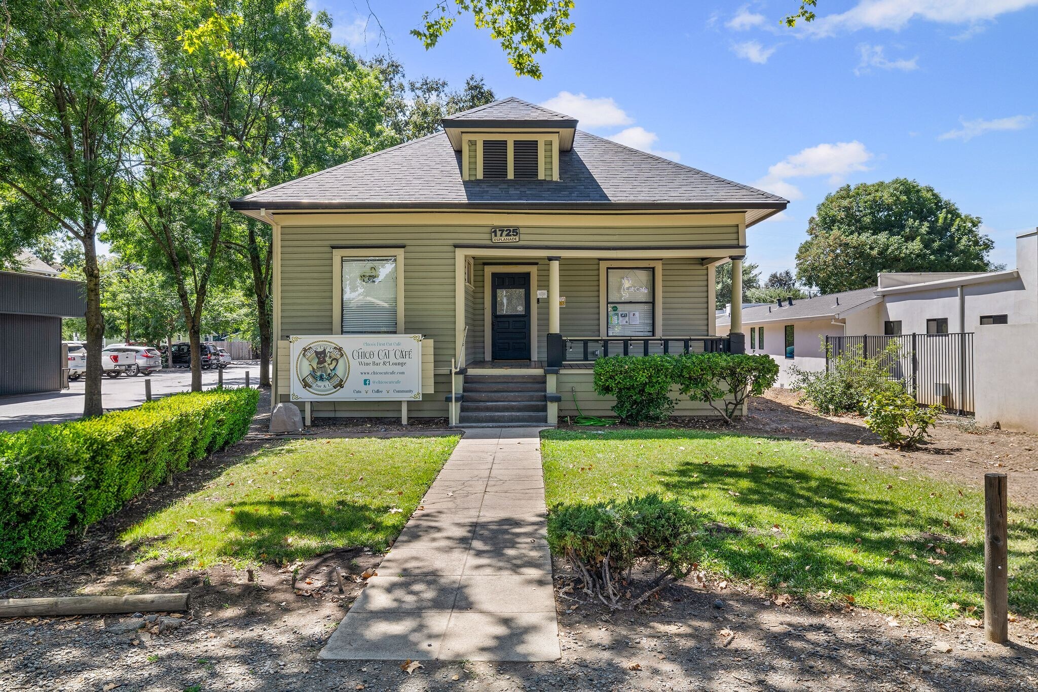 1725 Esplanade Rd, Chico, CA à louer Photo de l’immeuble– Image 1 sur 6