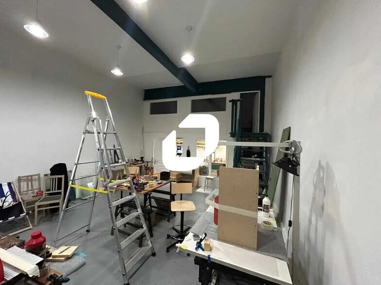 Local d’activités dans Ivry-sur-Seine à louer - Photo de l’immeuble – Image 2 sur 8