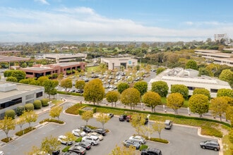 17 Corporate Plaza Dr, Newport Beach, CA - VUE AÉRIENNE  vue de carte - Image1