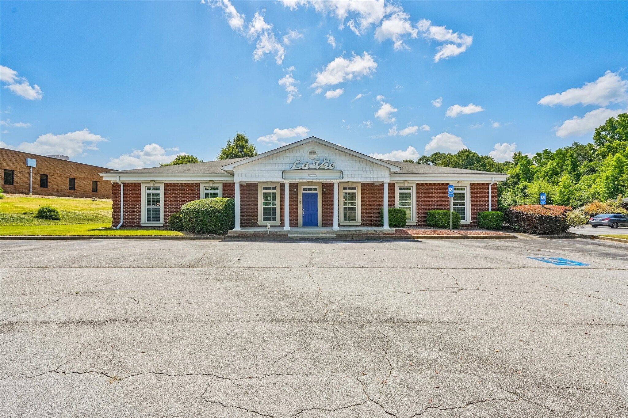 1222 Royal Dr SW, Conyers, GA à louer Photo de l’immeuble– Image 1 sur 52