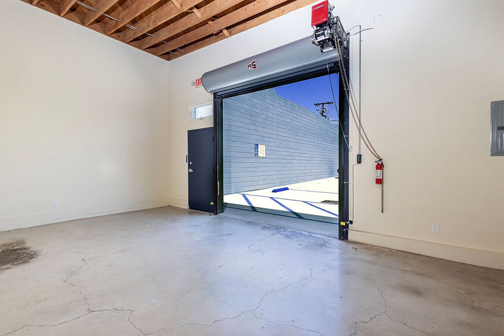 5131-5137 W Jefferson Blvd, Los Angeles, CA à louer Photo intérieure– Image 1 sur 20