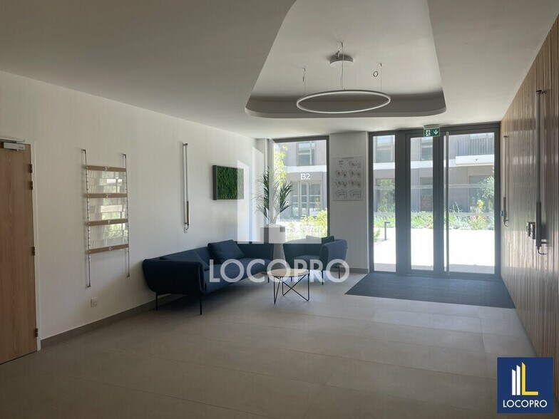 Bureau dans Valbonne à louer - Photo de l’immeuble – Image 2 sur 14