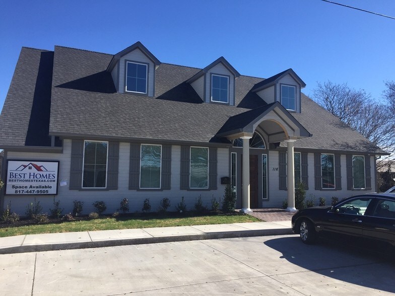 116 N Dobson St, Burleson, TX à louer - Photo principale – Image 1 sur 5
