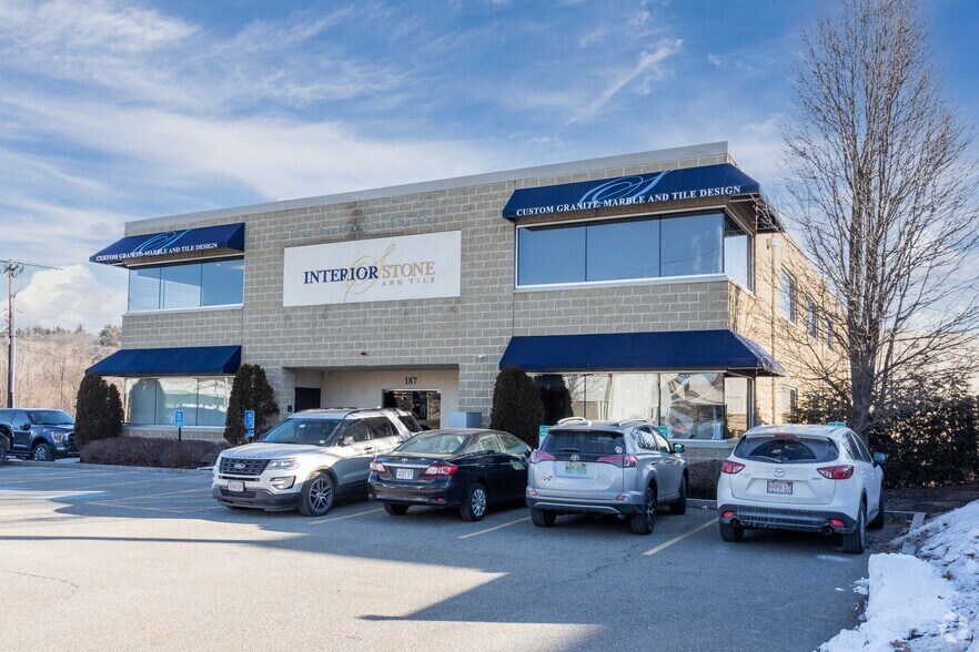 187 Lexington St, Waltham, MA à vendre - Photo de l’immeuble – Image 1 sur 3