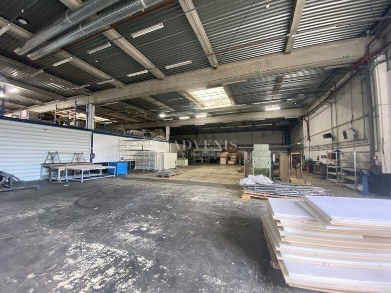 Industriel/Logistique dans Maurepas à louer - Photo de l’immeuble – Image 2 sur 5