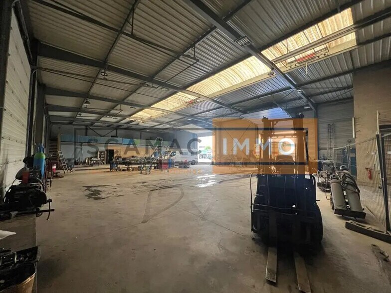 Local d'activités dans Claye-Souilly à vendre - Photo intérieure – Image 1 sur 8