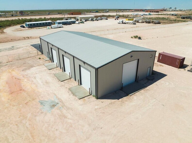 14050 W Silver Fox Trl, Odessa, TX à louer - Photo de l’immeuble – Image 2 sur 39